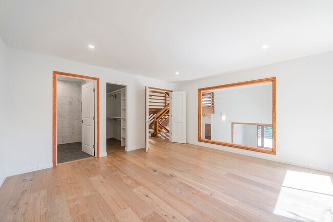 Building Photo - Beautifully Renovated Woodland Hills Home