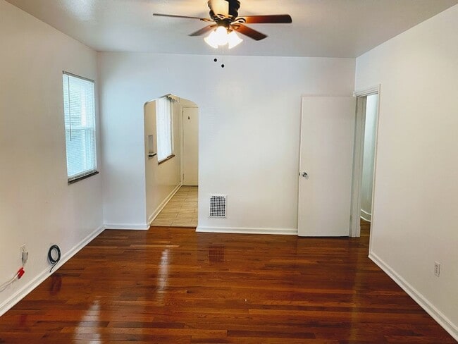 Building Photo - Check out this Totally Updated First Floor Duplex! 2BR+Den