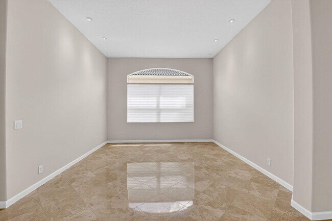 Building Photo - 7032 Vivaldi Ln