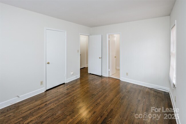 Building Photo - 7029 Yorktowne Dr