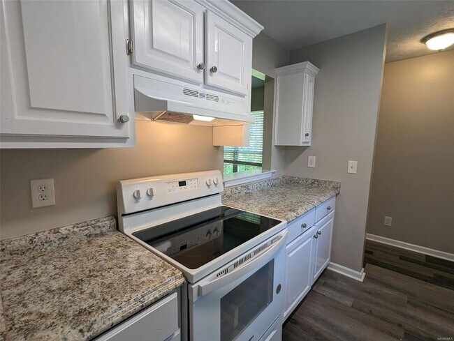 Building Photo - 3751 Edgewood Rd