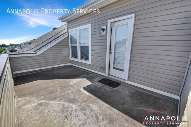 Building Photo - 8289 Meadowood Dr