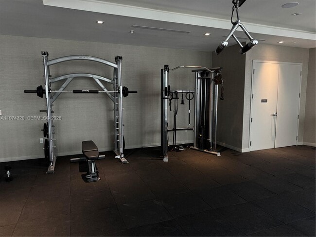 Building Photo - 1010 SW 2nd Ave