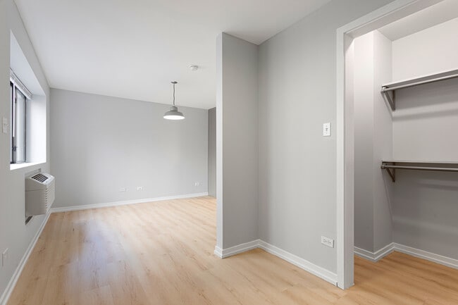 Building Photo - 5411 N Winthrop Ave