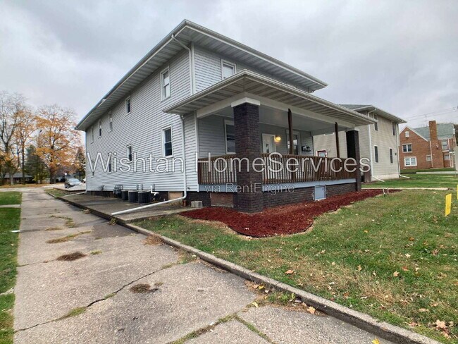 Building Photo - 308 W Adams Rd