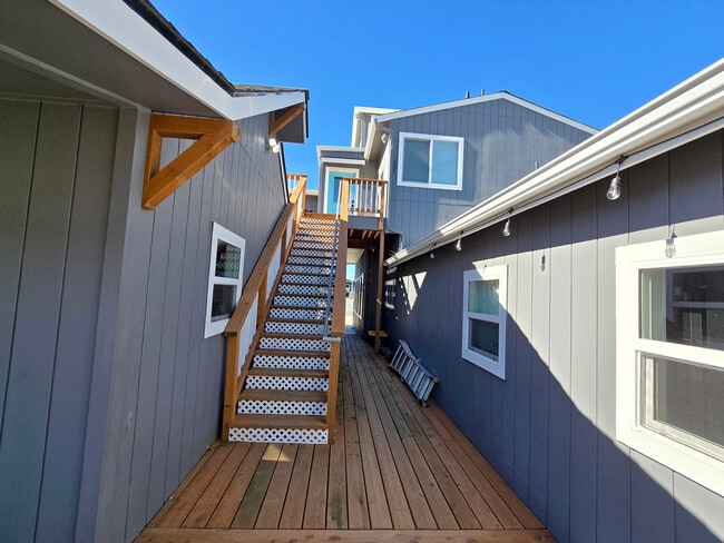 Building Photo - 121 S Miller St