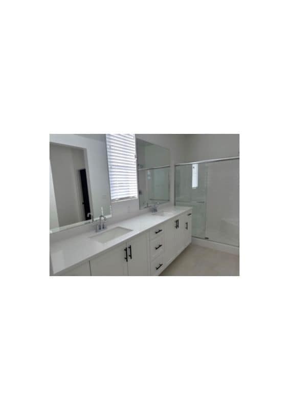 Building Photo - 4041 Pomelo Dr