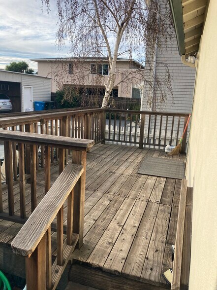 Private deck - 5 Lorton Ave