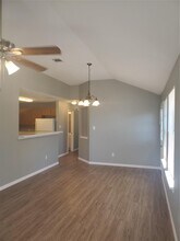 Building Photo - 2221 Creekside Ln