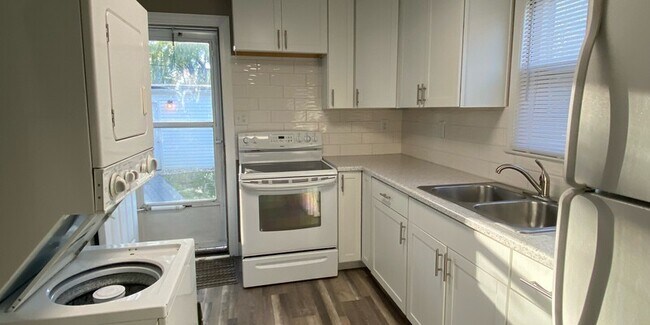 Primary Photo - 1401 S Phillips Ave