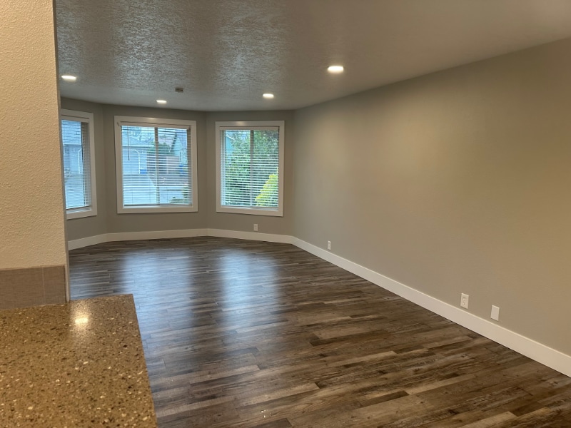 Building Photo - 5230 Autumn Leaf Ct N