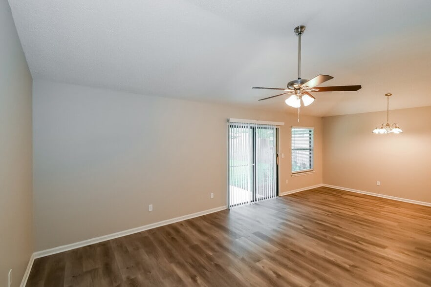 Building Photo - 2712 Secret Harbor Dr