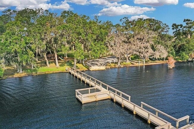 Building Photo - 10157 Spring Lake Dr