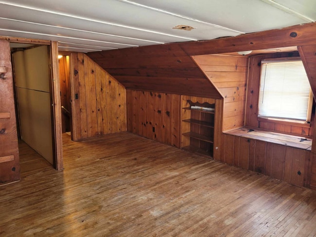 Building Photo - 1608 SW Jennings Ave