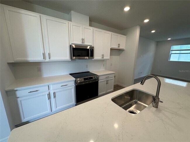 Building Photo - 6541 Cyrils Dr