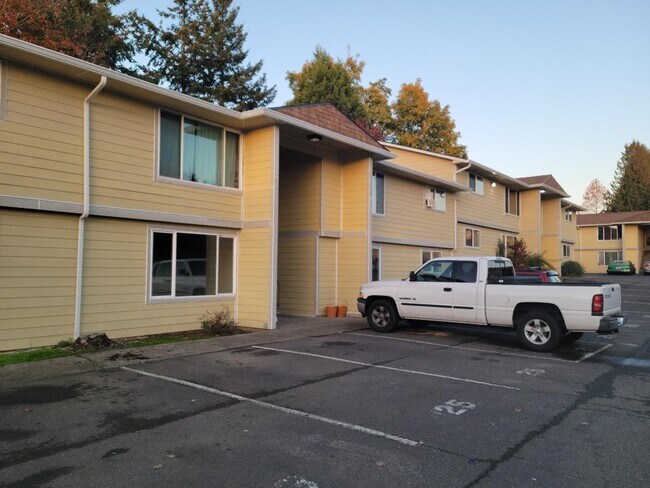 Outside - 1071 SE Kane Dr