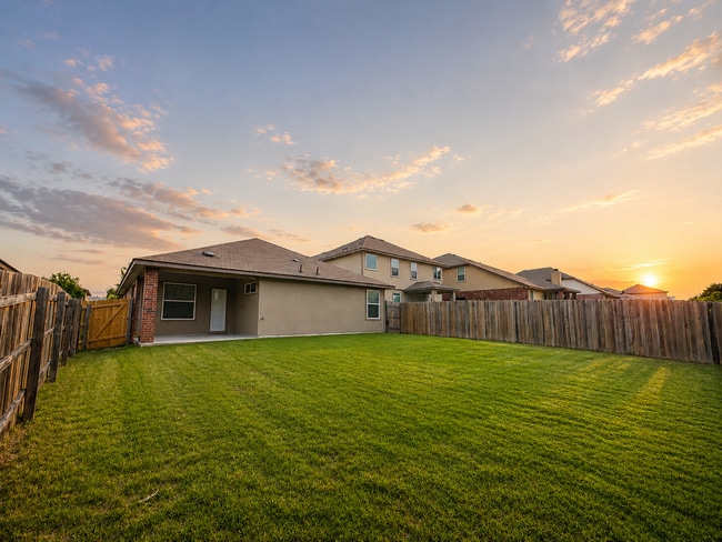 Building Photo - AVAILABLE JUNE 22; APPLY TODAY ON OUR WEBSITE!!!