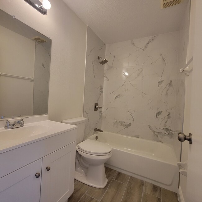 Building Photo - 739 Orchid Dr