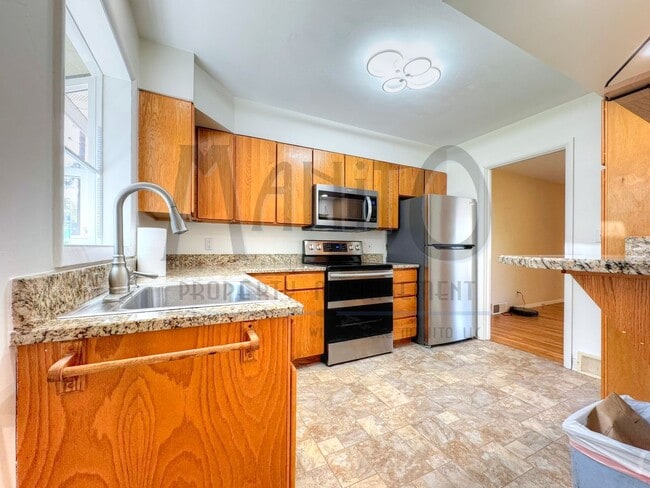 Building Photo - Tranquil Home Steps from Manito Park
