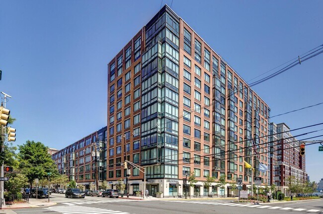 Building Photo - 1100 Maxwell Ln