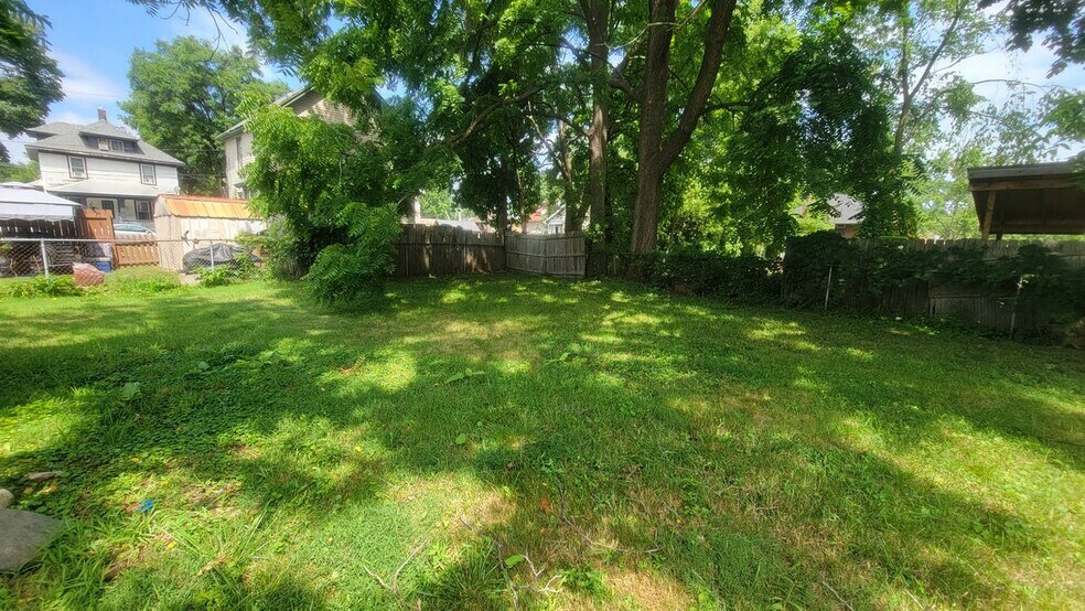 Building Photo - 24 Cochrane Pl