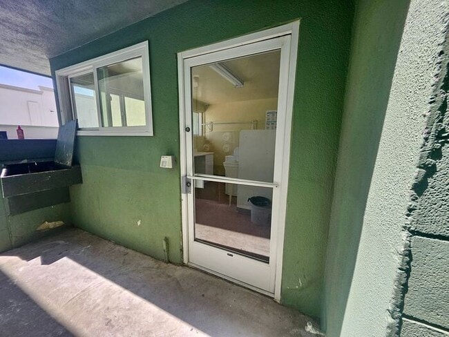 Building Photo - Condo Unit Available