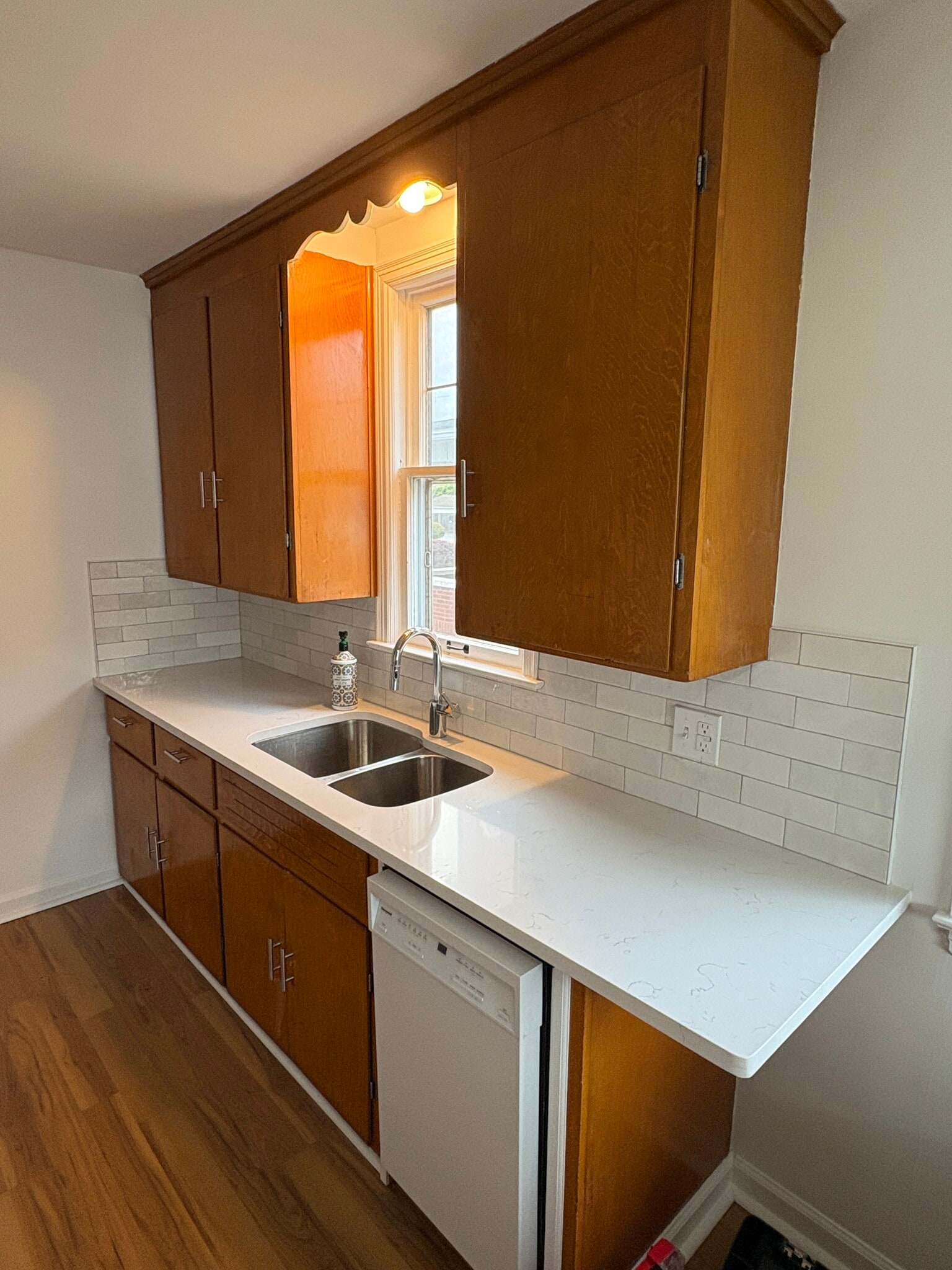 New quartz counter and backsplash! - 1368 Westwood Ave