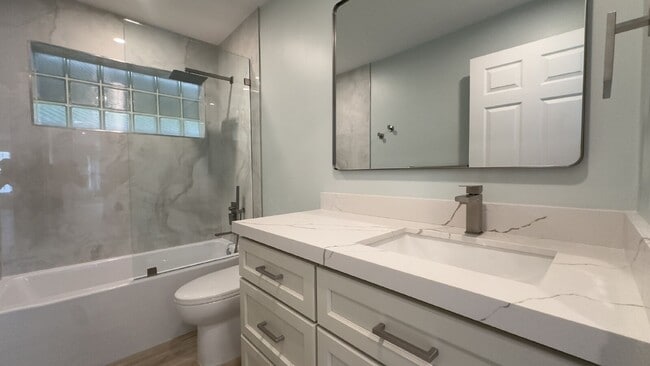 Building Photo - 13285 Opal Ln