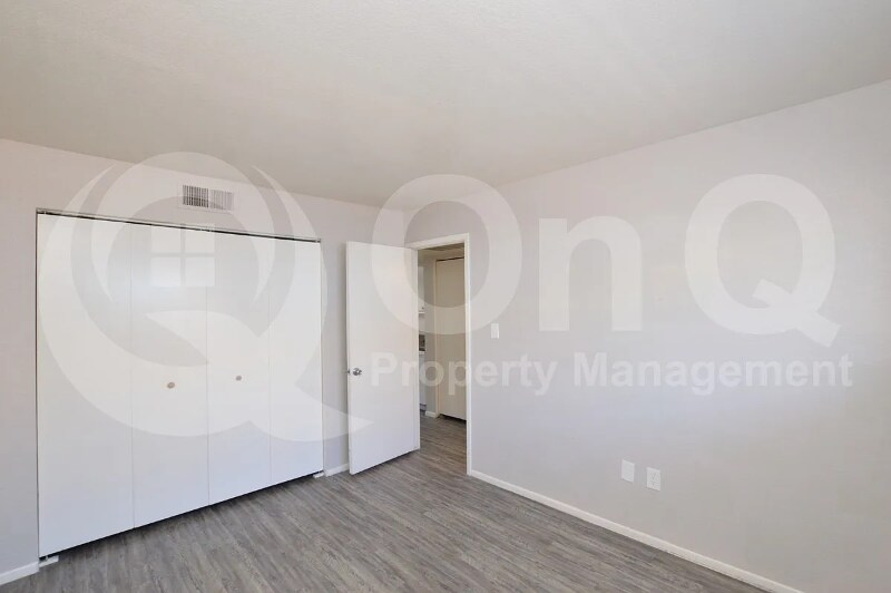 Building Photo - 3004 E Waltann Ln