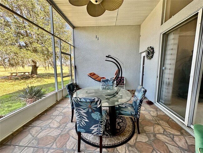 Building Photo - 1947 Fairway Loop