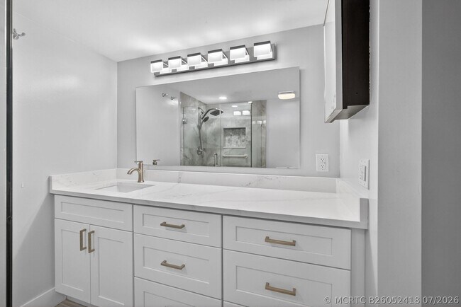 Building Photo - 183 Charter Way