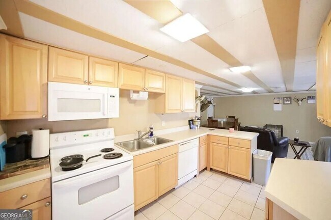 Building Photo - 325 Segrest Cir