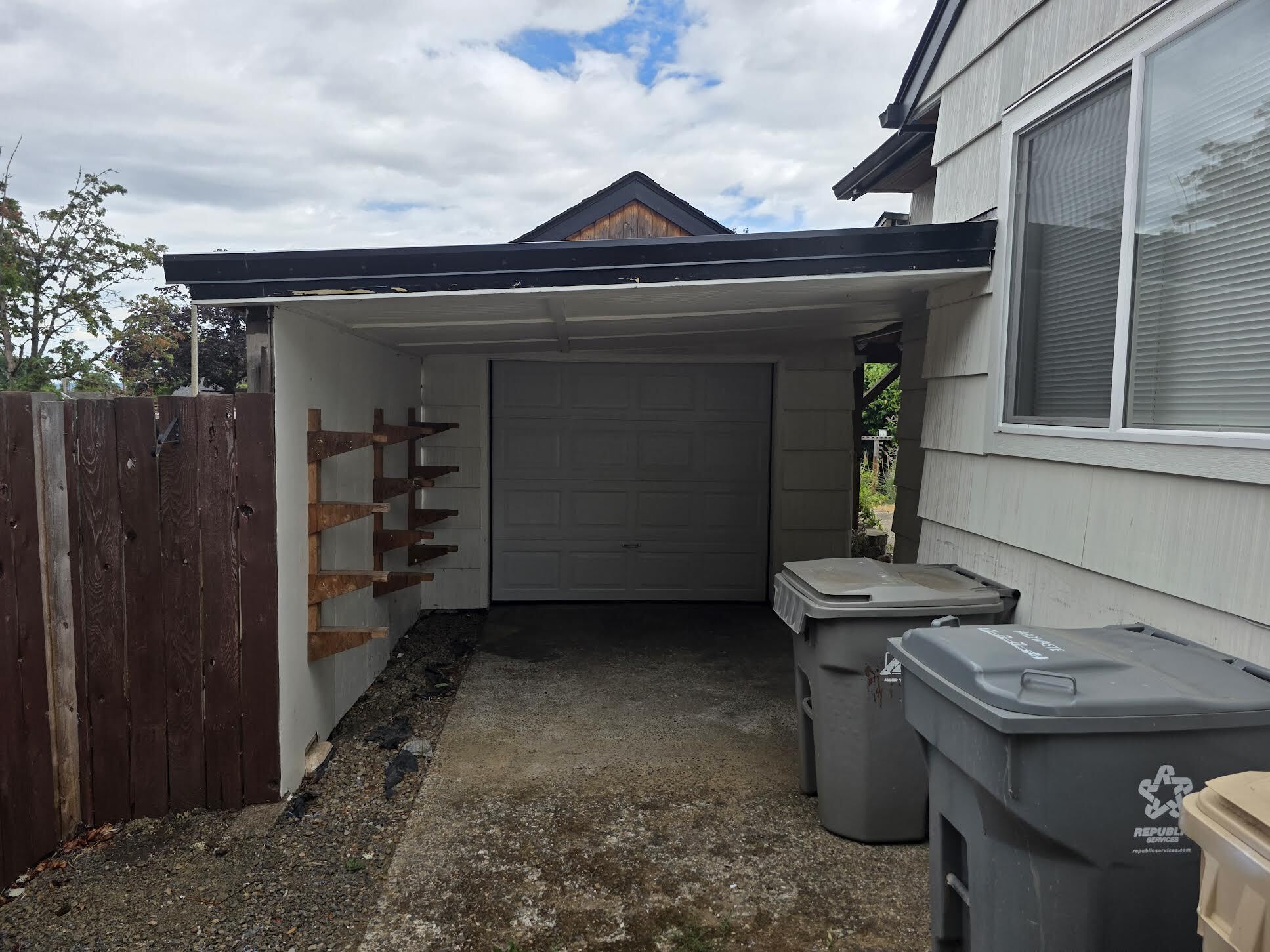 Building Photo - 1340 SW Hayter St