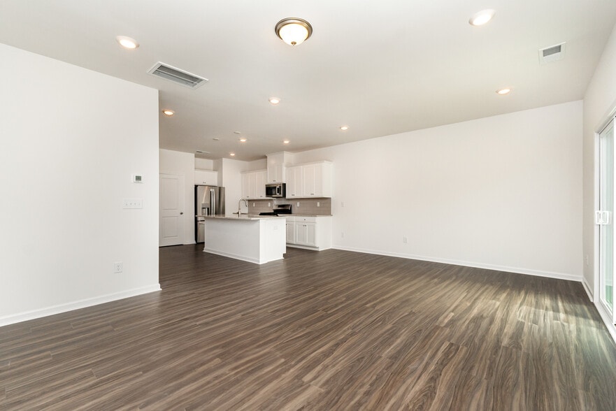 Building Photo - 3209 Lilac Grove Dr