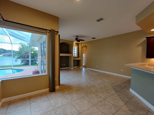 Building Photo - 22646 Cliffside Way
