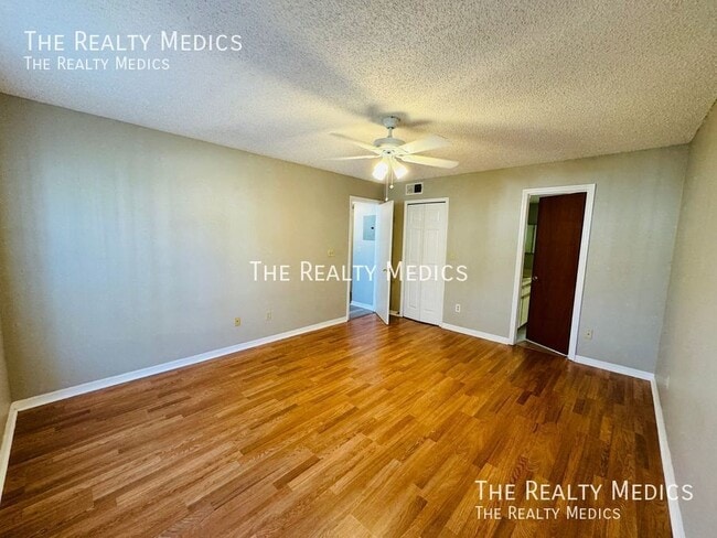 Building Photo - 5012 Laguna Bay Cir