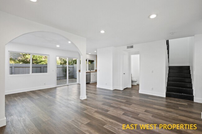 Building Photo - 22815 Leo Ln