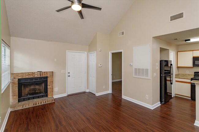 Building Photo - 620 Glenwood Ct