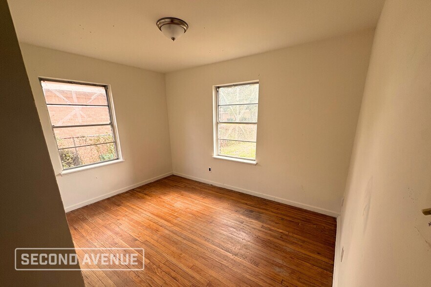 Building Photo - 343 E Delz Dr