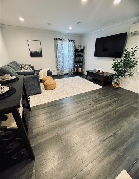 Primary Photo - 10 Palmer St