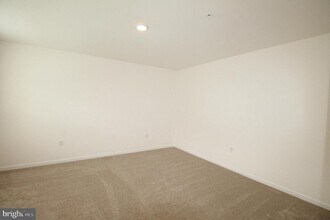 Building Photo - 2445 Spring Water Cir