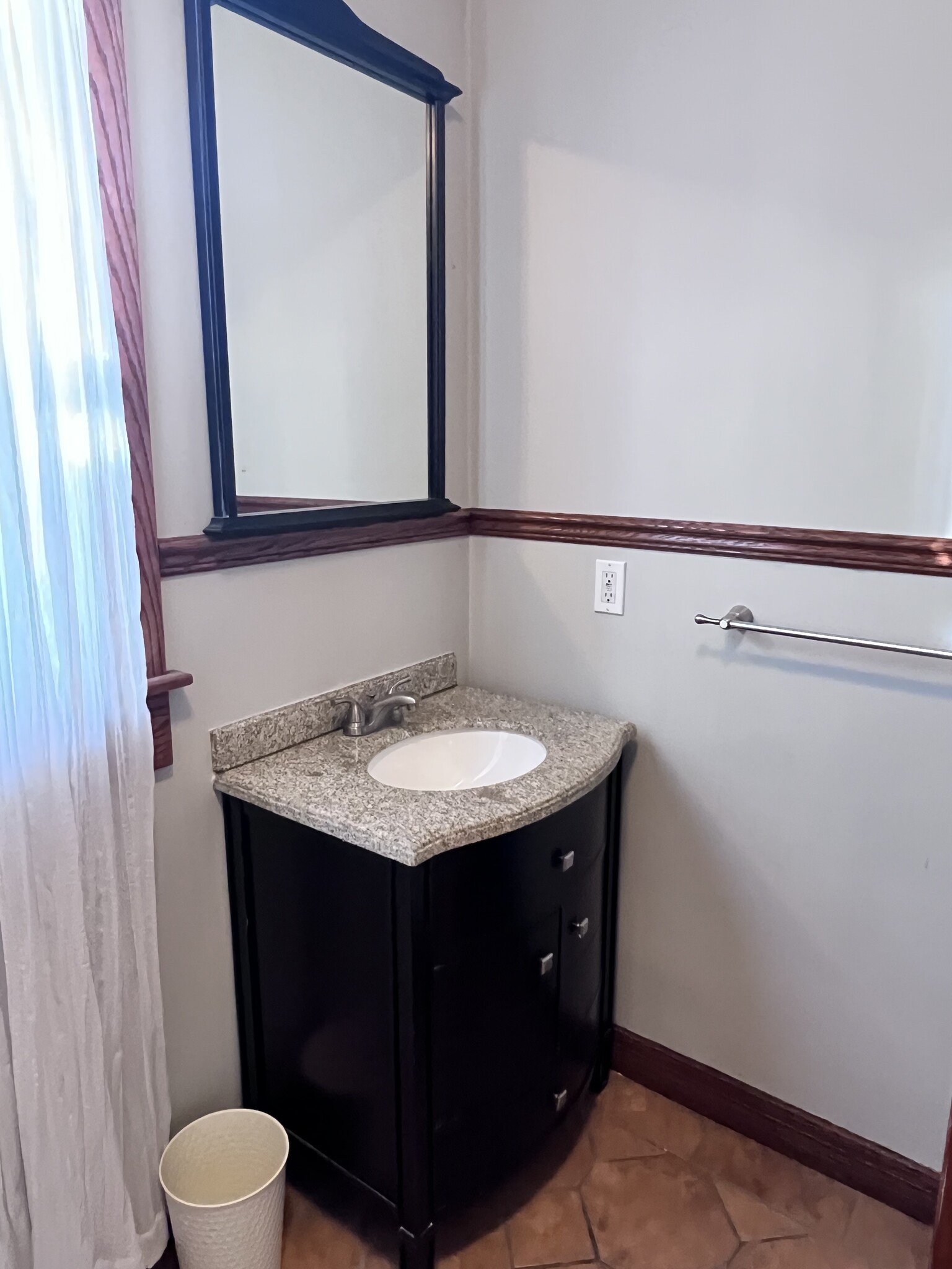 Main floor bathroom - 4301 Tejon St