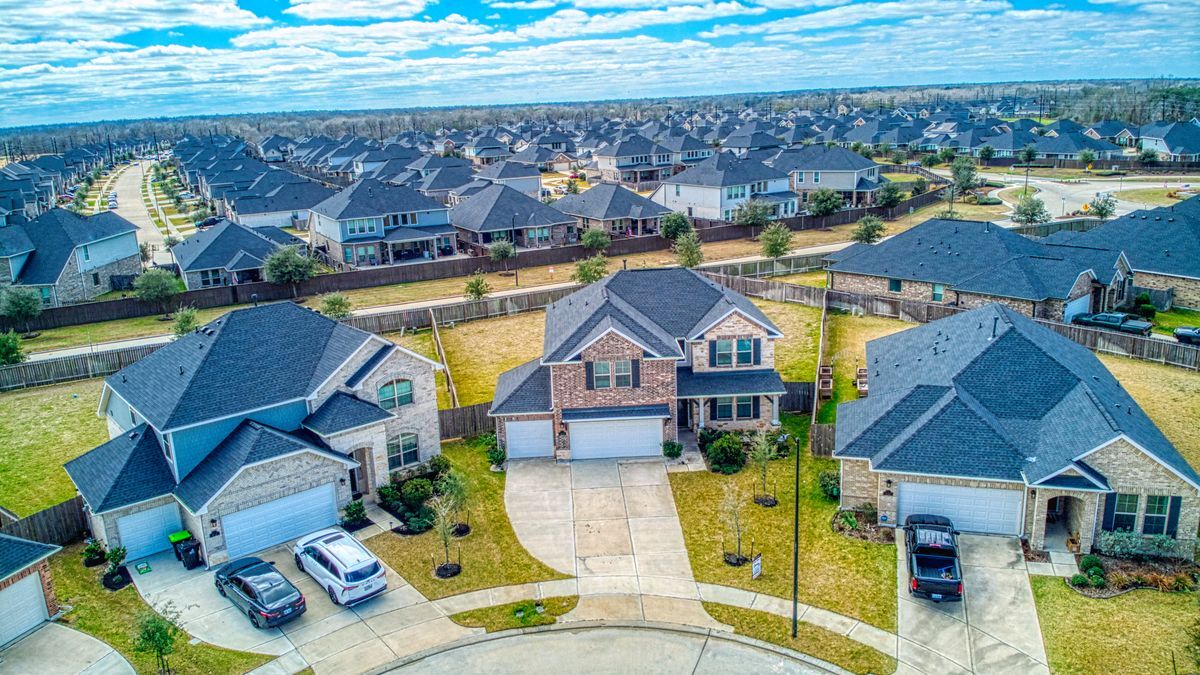 Building Photo - 8106 Royal Palm Ct