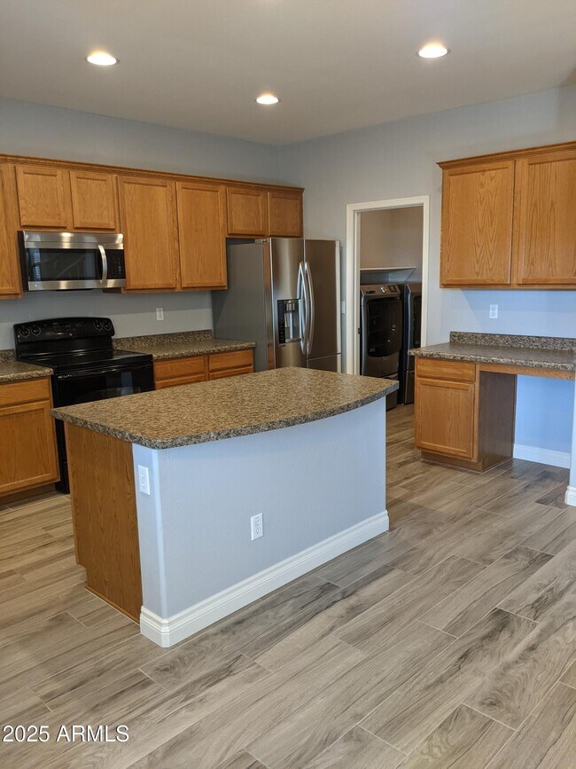 Building Photo - 12039 W Louise Ct