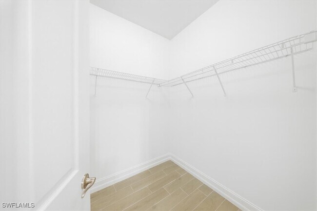 Building Photo - 1074 Enbrook Lp