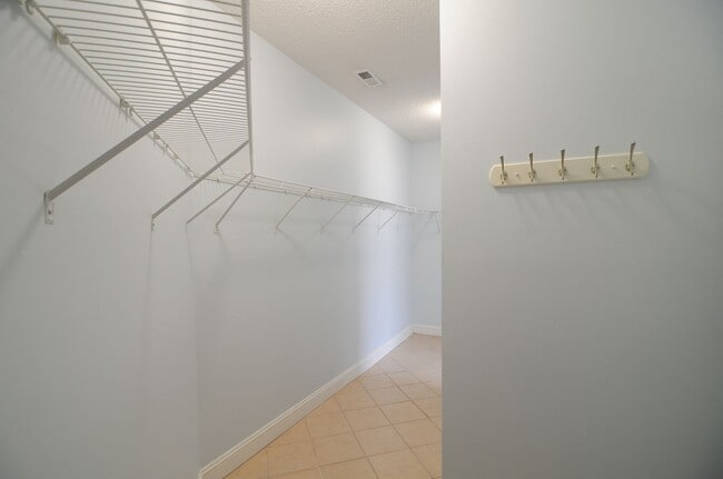 Building Photo - 5016 Liberty Park Cir SE