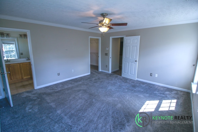 Building Photo - 6927 Erie Dr