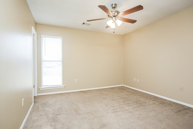 Building Photo - 6265 Jamestown Dr