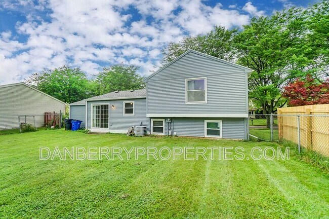 Building Photo - 3539 Turret Green Dr