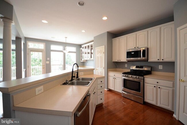 Building Photo - 120 Galyn Dr